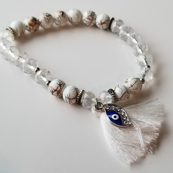 Evil Eye Protection White Hamsa Hand Bracelet with Tassel New - Picture 1 of 4